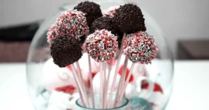 Cake Pops-केक पॉप्स