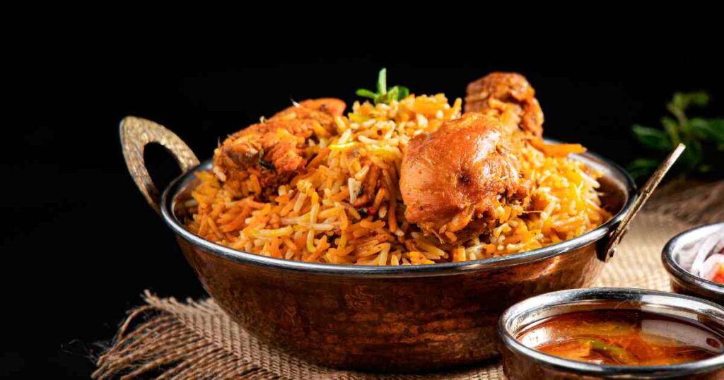 Chicken Biryani | Restaurant Style Quick & Tasty चिकन बिरयानी!