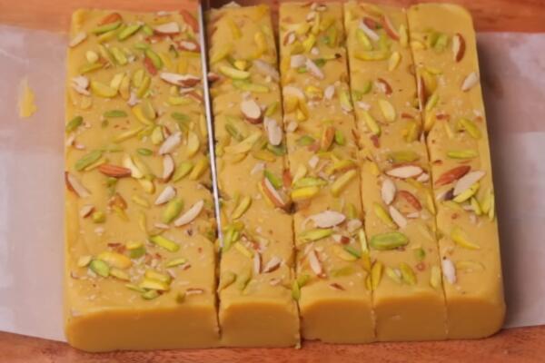 Besan Ki Barfi