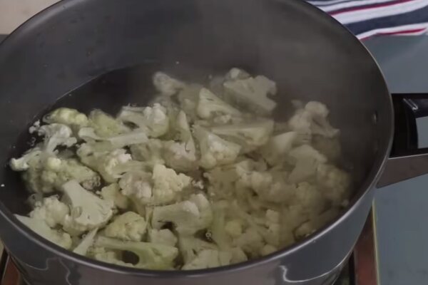 Cauliflower Pakoda Recipe
