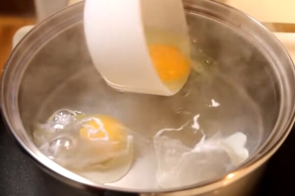 Eggs Benedict Recipe in Hindi: