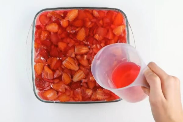 Strawberry Pretzel Salad Recipe