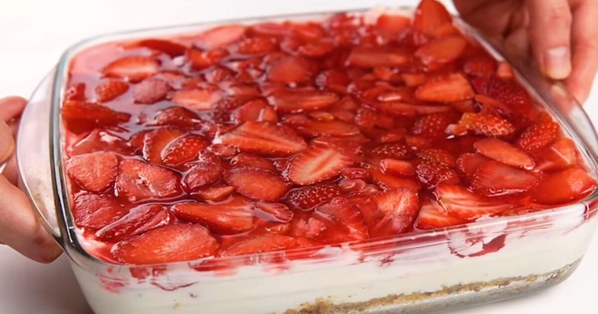 Strawberry Pretzel Salad Recipe