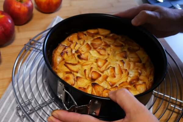 Apple Cake Recipe