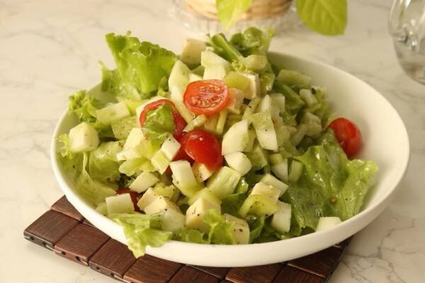 Greek Lettuce Salad with Paneer