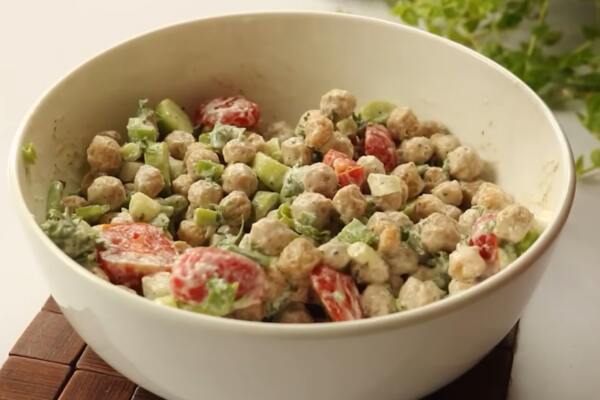 Soya Chunks Yogurt Salad