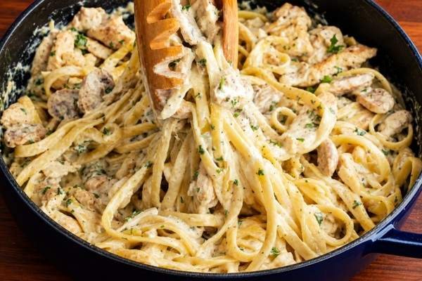 Fettuccine Alfredo Recipe in Hindi